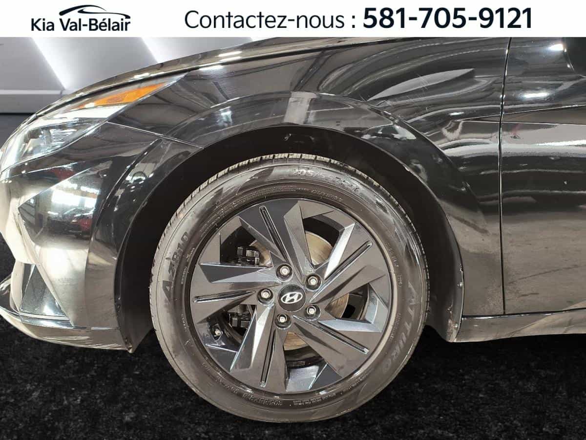 2023 Hyundai Elantra Preferred * Carplay * Bouton-Poussoir * Volant Chauff * - Image 11