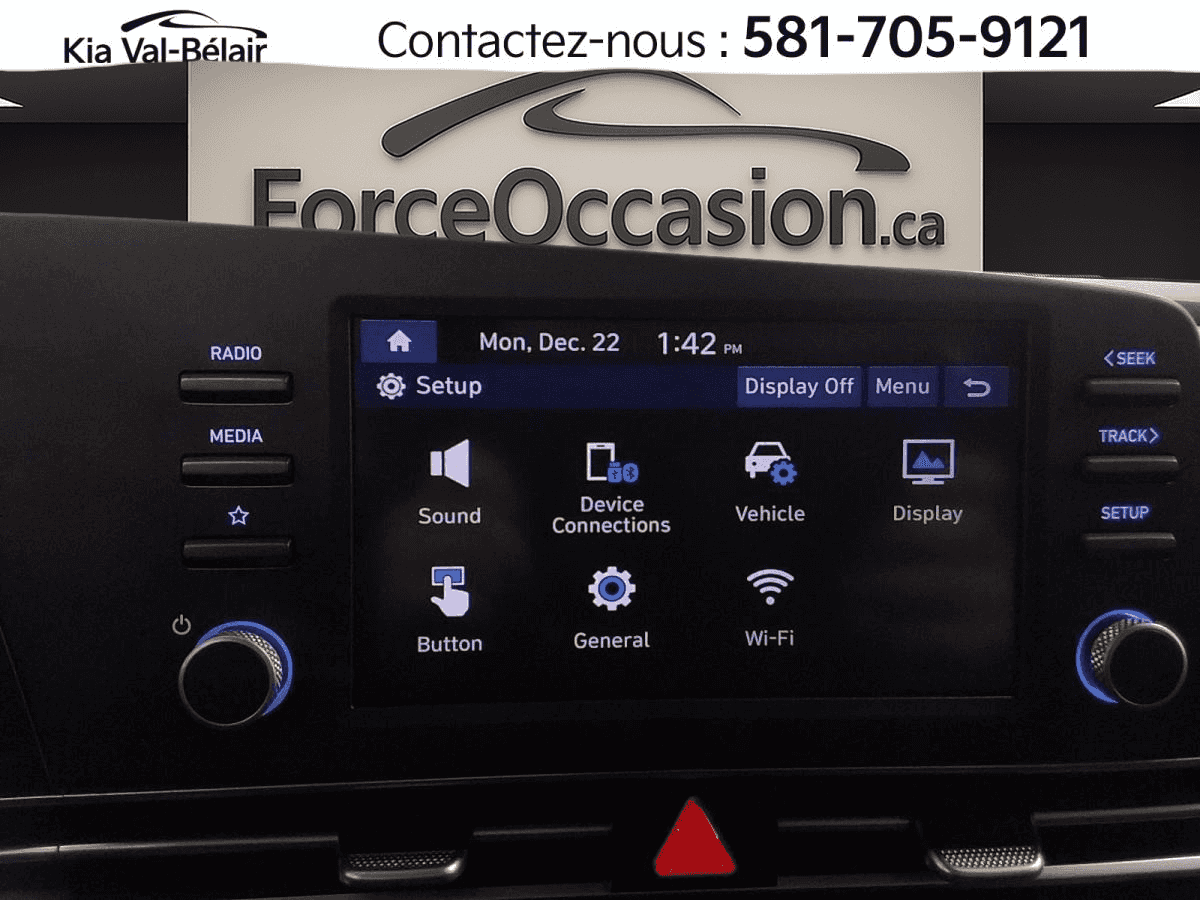 Image 14 Hyundai Elantra Preferred * Carplay * Bouton-Poussoir * Volant Chauff * 2023