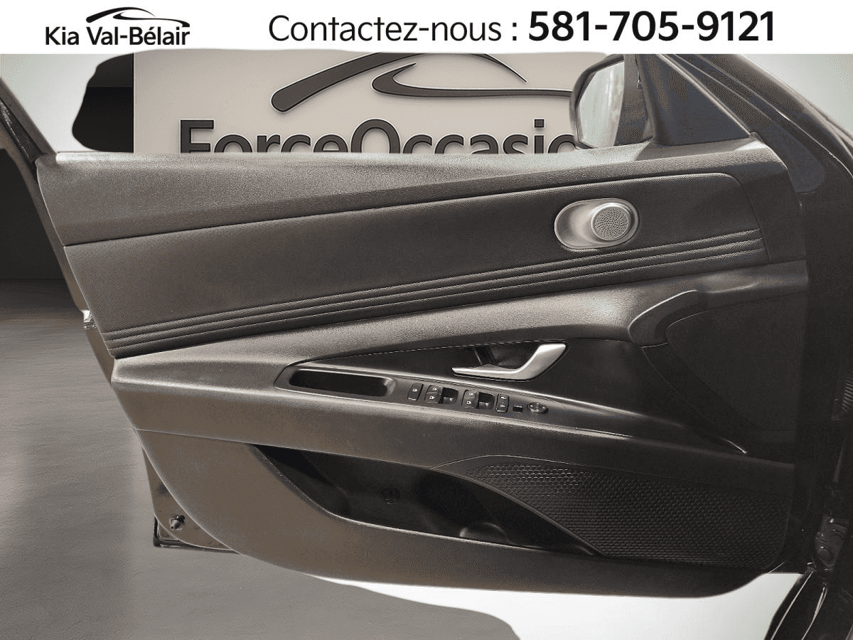 Image 20 Hyundai Elantra Preferred * Carplay * Bouton-Poussoir * Volant Chauff * 2023