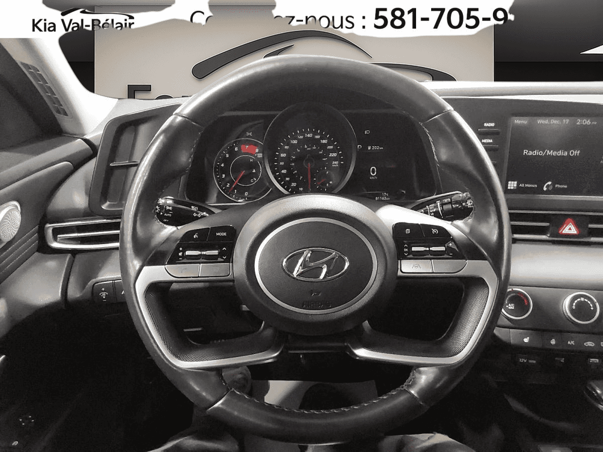 2023 Hyundai Elantra Preferred * Carplay * Bouton-Poussoir * Volant Chauff * - Image 16