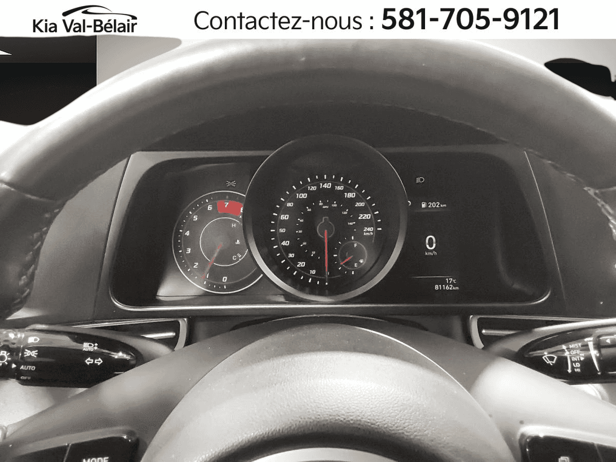 2023 Hyundai Elantra Preferred * Carplay * Bouton-Poussoir * Volant Chauff * - Image 17