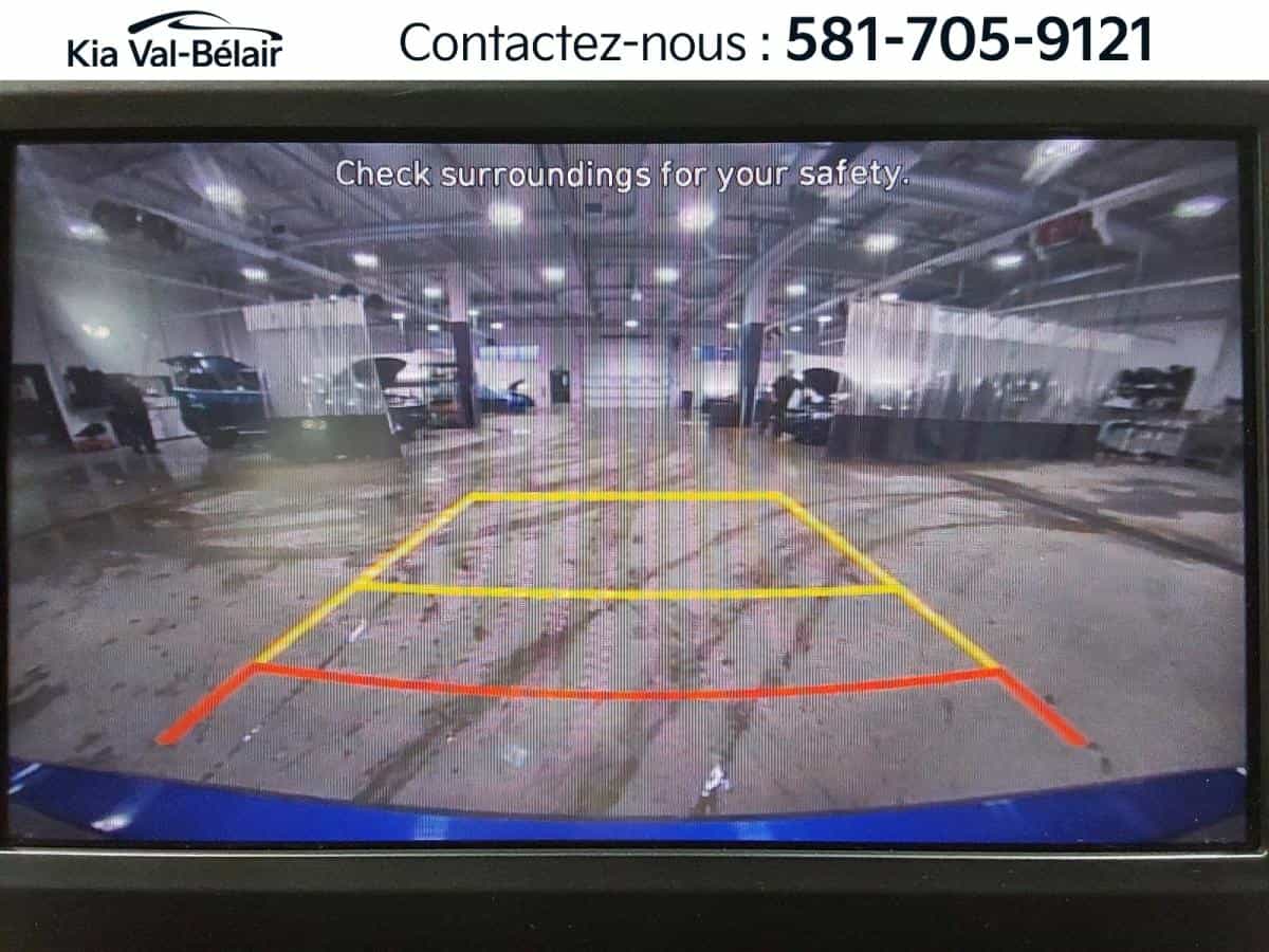 2023 Hyundai Elantra Preferred * Carplay * Bouton-Poussoir * Volant Chauff * - Image 19