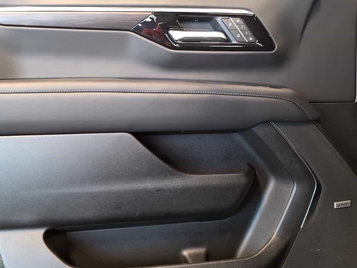 2025 Chevrolet Tahoe Z71 *Awd *V8 *355Hp *Caméra *Carplay *Sièges Chauff - Image 24