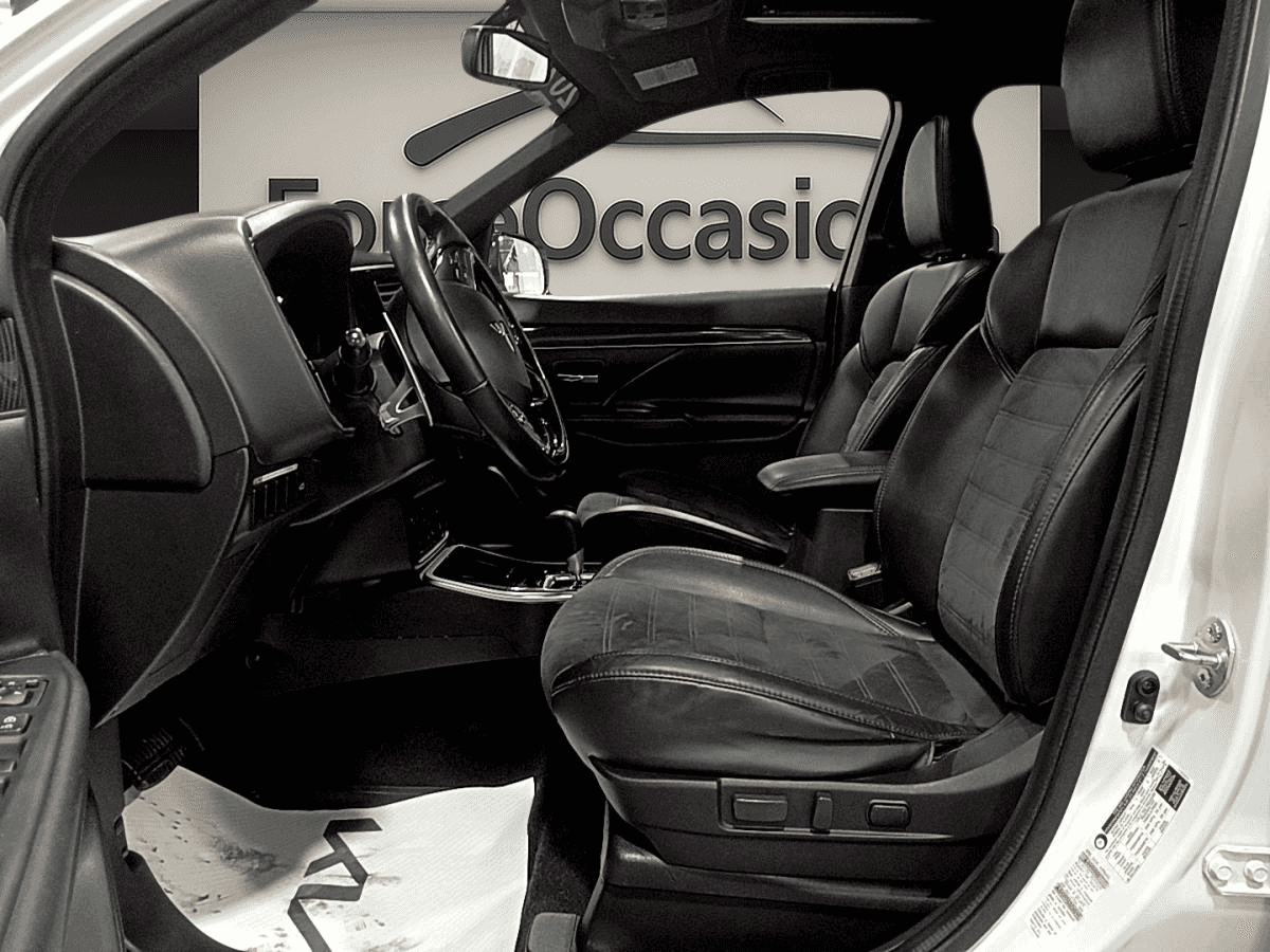 Image 6 Mitsubishi Outlander Limited Edition *S-Awc *V6 *Caméra *Carplay *Sièges Chauff 2020