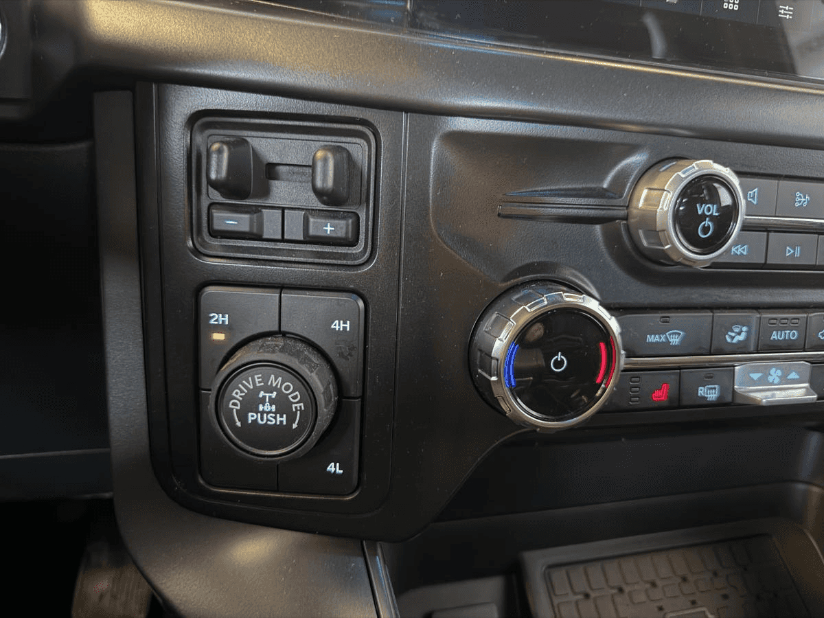 Image 19 Ford F-150 XLT cabine SuperCrew 4RM caisse de 5,5 pi 2024