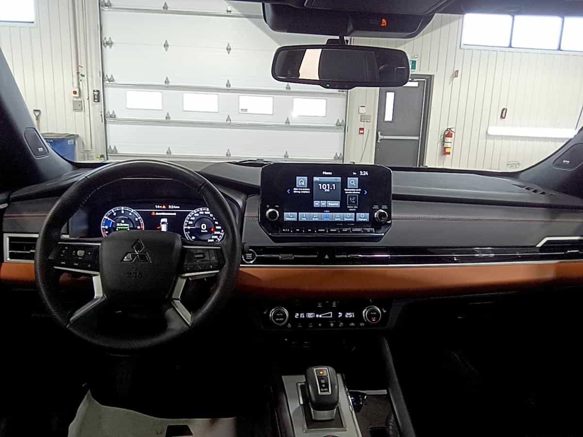 2023 Mitsubishi Outlander GT Premium S-AWC *GPS *CUIR *TOIT PANO *AUDIO BOSE - Image 22