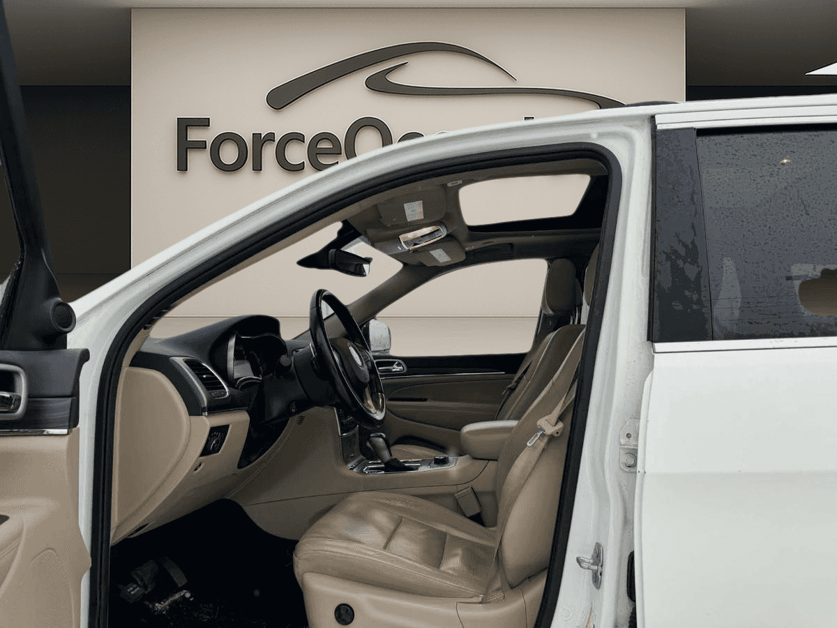 2020 Jeep Grand Cherokee Limited 4X4 - - Image 11