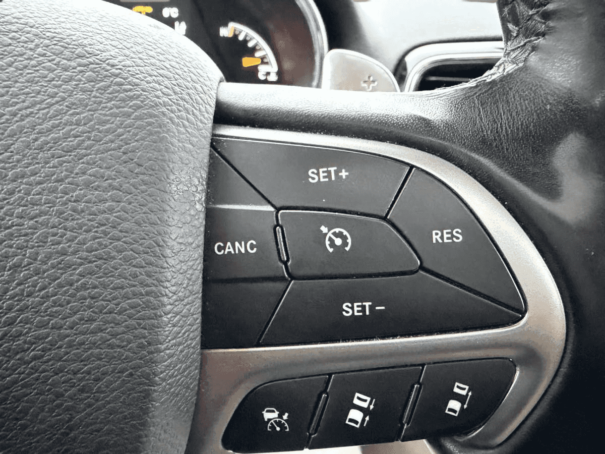 2020 Jeep Grand Cherokee Limited 4X4 - - Image 12