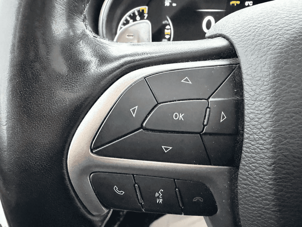 2020 Jeep Grand Cherokee Limited 4X4 - - Image 13