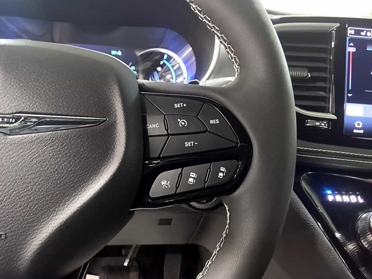 2023 Chrysler Pacifica Touring L* Sieges Chauffant* Volant Chauffant* 7 Pass* - Image 28