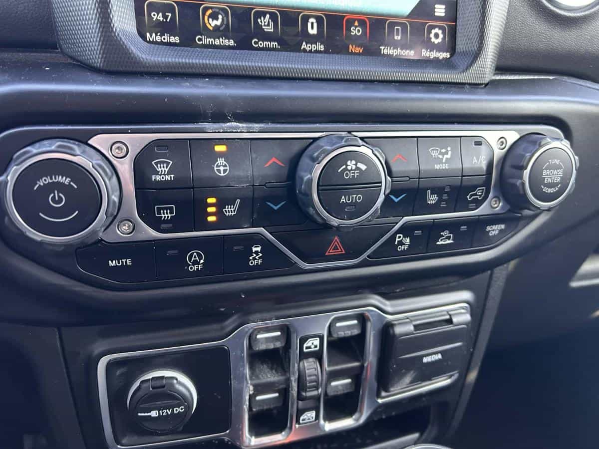 2021 Jeep Wrangler Unlimited Sahara* 4X4* Gps* Cuir* Volant Chauffant* - Image 15