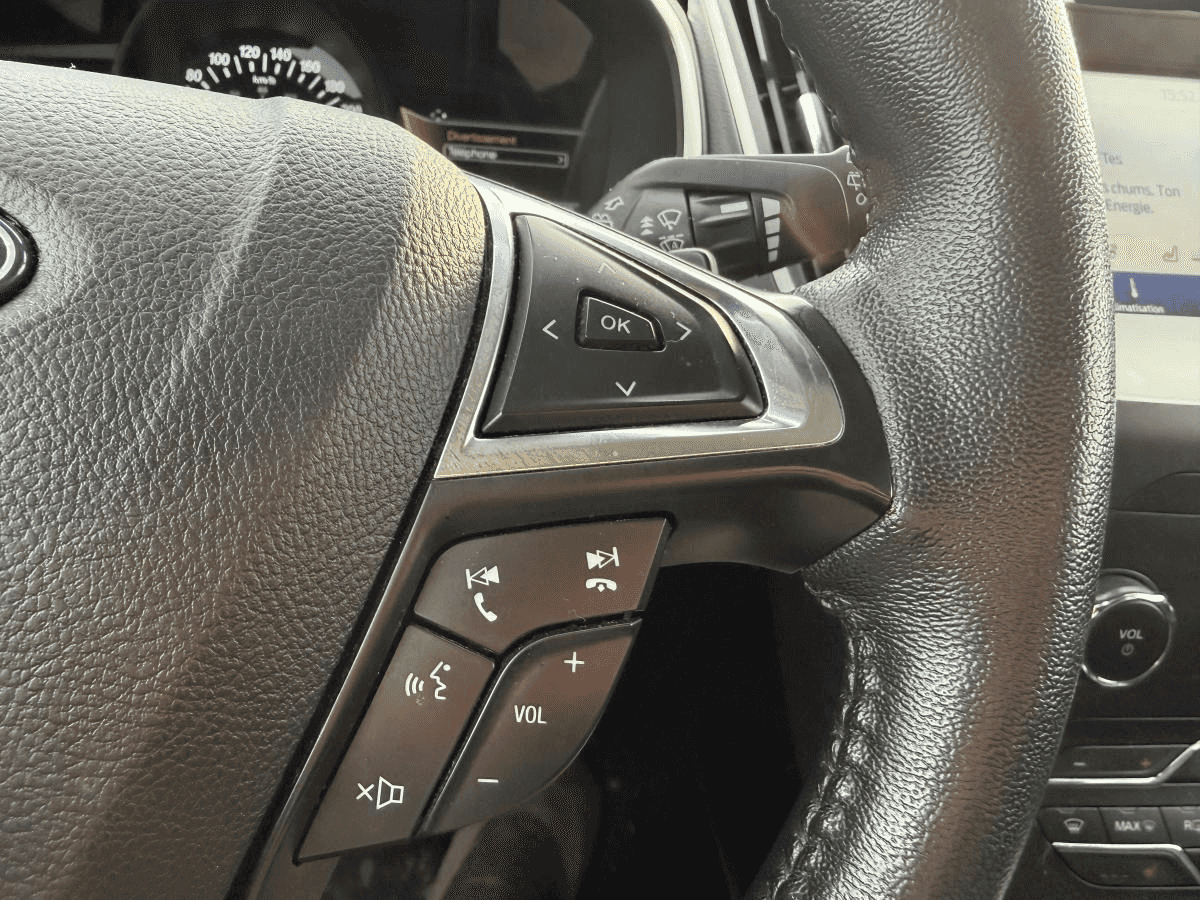 2020 Ford Edge Sel Ti - Image 11