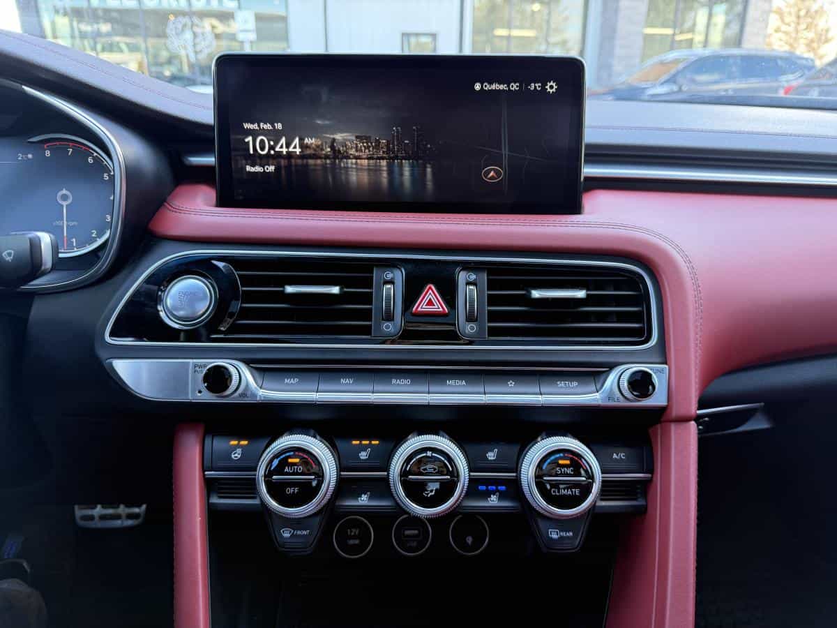 Image 17 Genesis G70 3.3T Sport Ti * 365Hp * Cuir * Toit * Gps * Lexicon® 2023