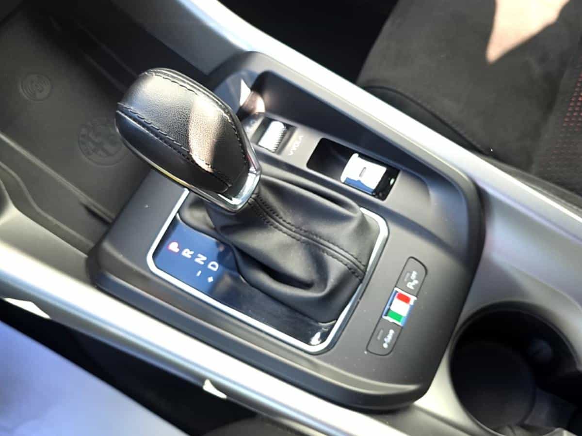 2024 Alfa Romeo Tonale Veloce *AWD *TURBO *CARPLAY *TOIT *CUIR *GPS *BIZONE - Image 17