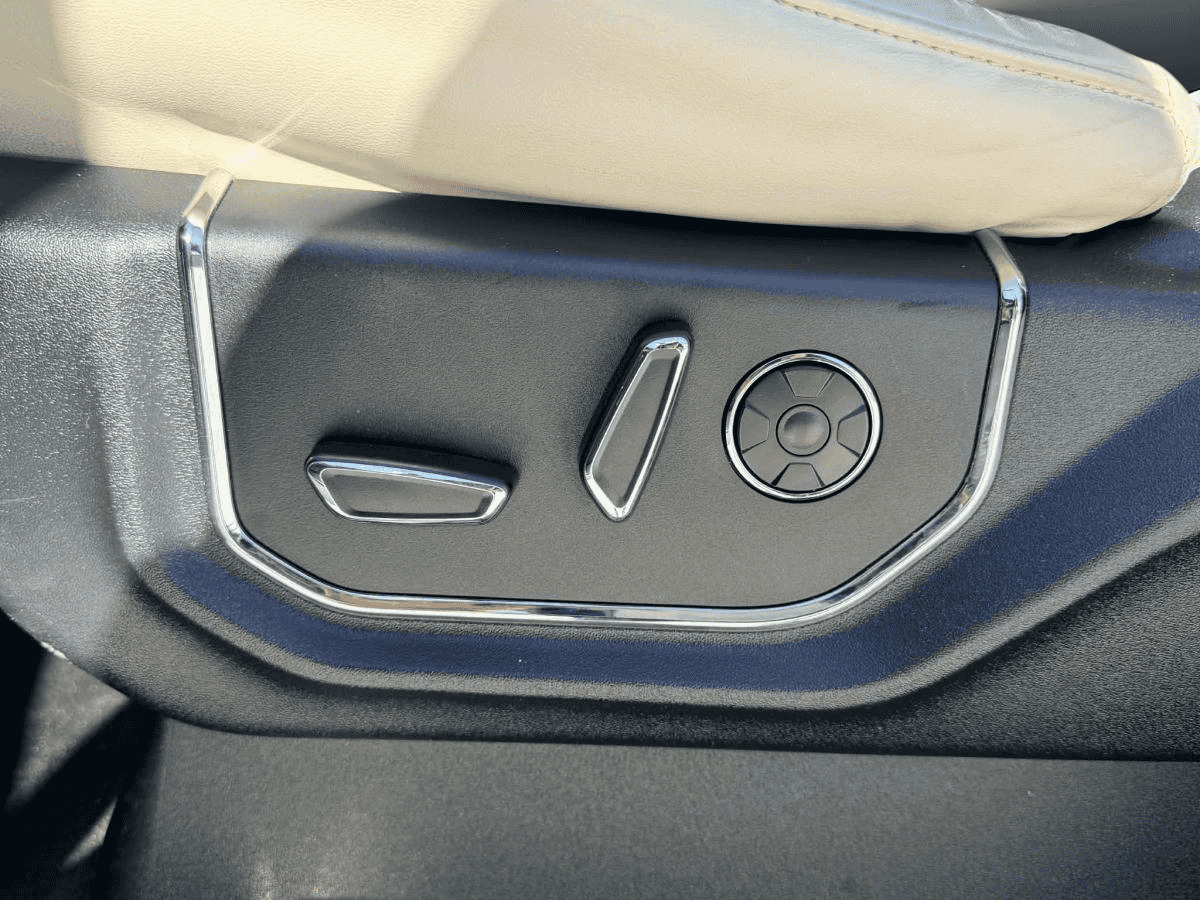 2021 Ford Expedition Platinum 4x4 - Image 12