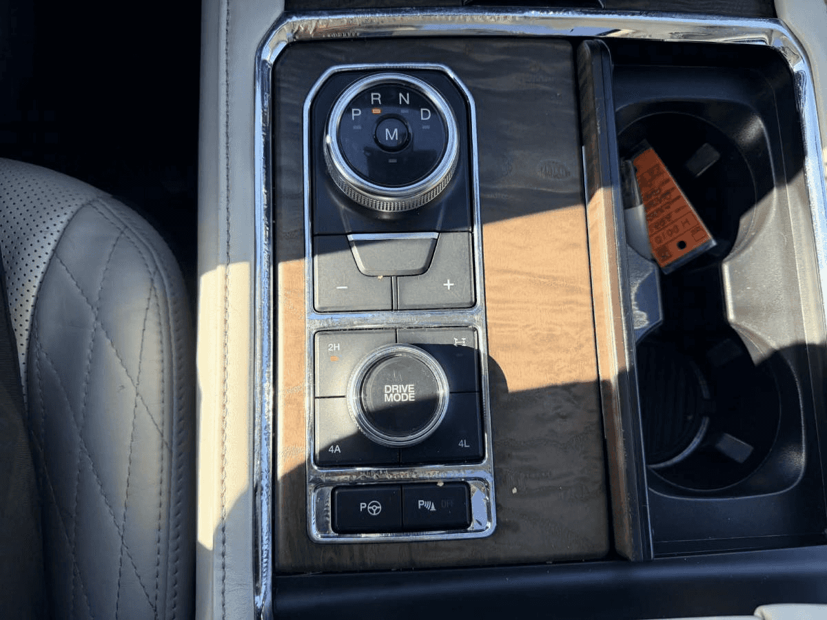 2021 Ford Expedition Platinum 4x4 - Image 14