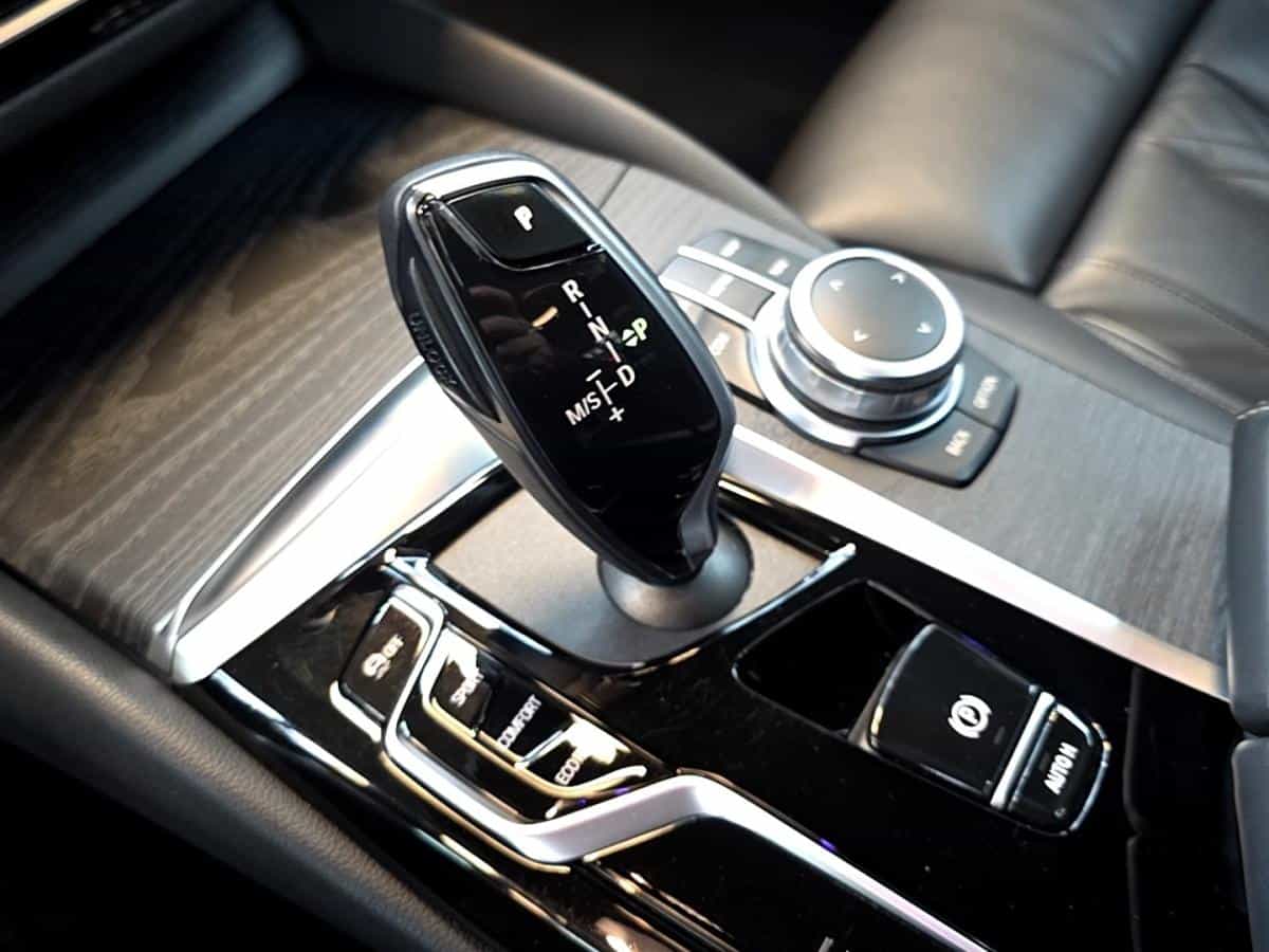 2022 BMW 530i 530i xDrive TURBO *TOIT *BIZONE *VOLANT *GPS *CUIR - Image 17