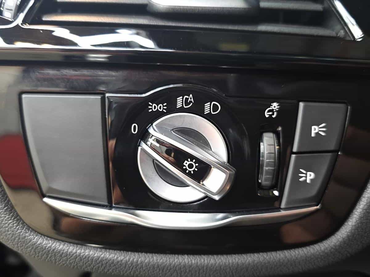 2022 BMW 530i 530i xDrive TURBO *TOIT *BIZONE *VOLANT *GPS *CUIR - Image 25