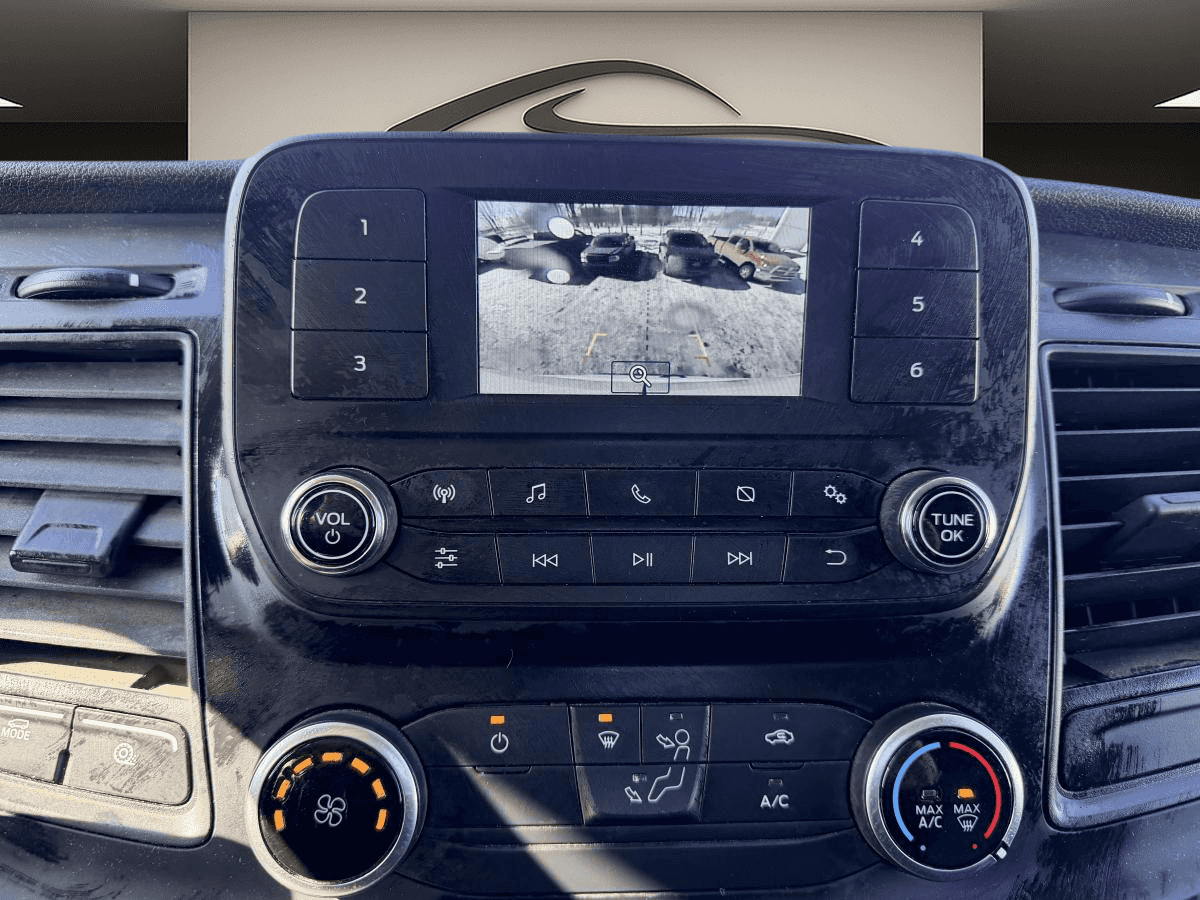 2024 Ford Transit Cargo Van T-250 PA toit moyen 148 po PNBV de 9 070 lb - Image 14