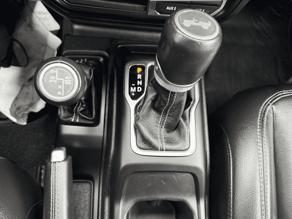 2021 Jeep Wrangler 4XE Unlimited Sahara 4x4 PHEV 4XE CUIR - Image 18