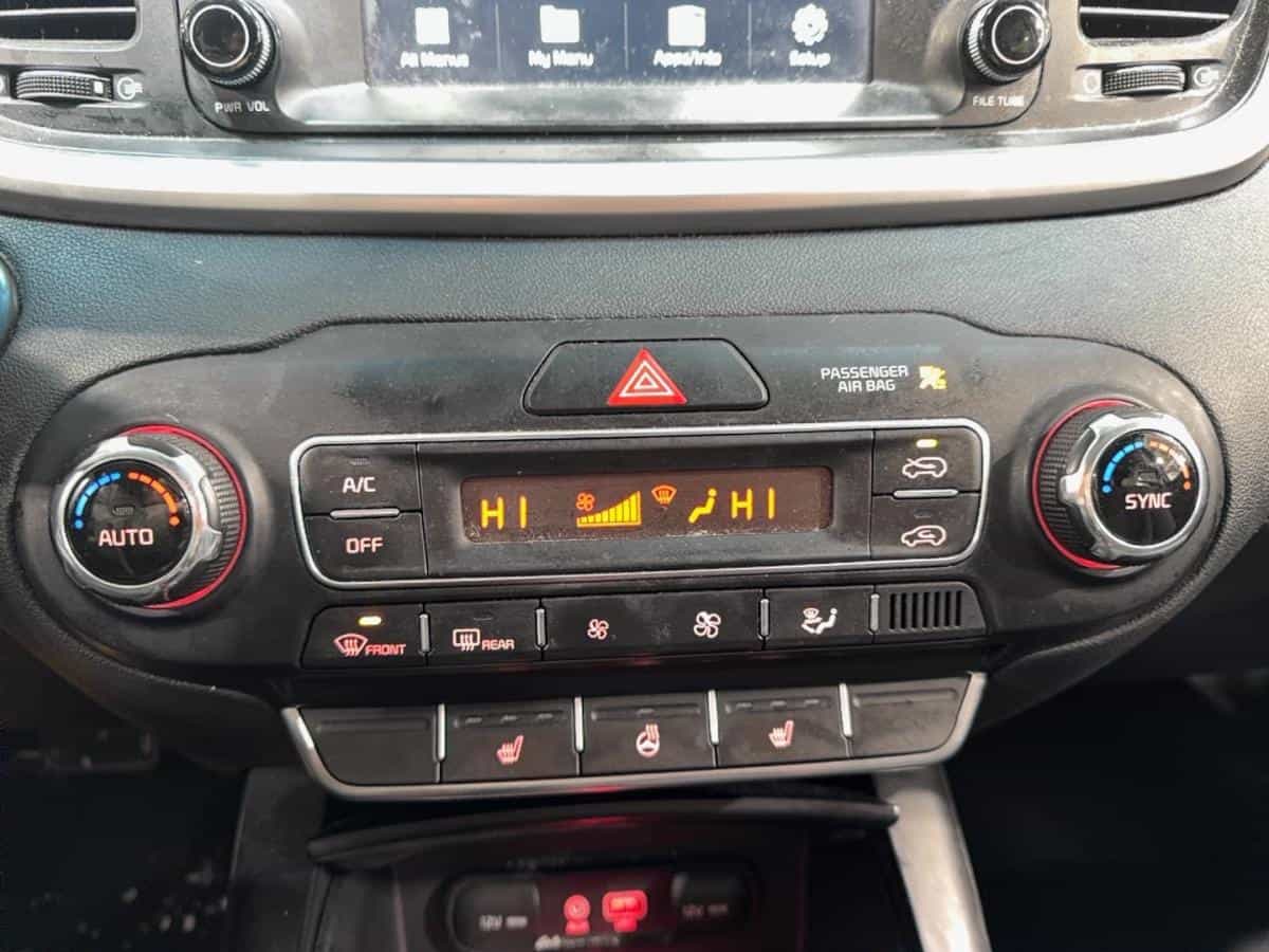 2020 Kia Sorento Lx* Volant Chauffant* Sieges Chauffant* Camera* - Image 22