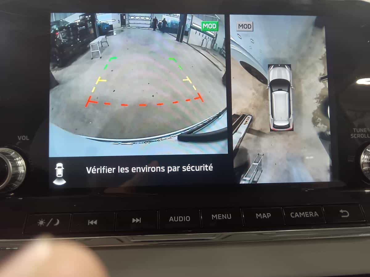 Image 20 Mitsubishi Outlander PHEV Gt *Awd *Toit Pano *Cuir Blanc *Caméra 360 *Bizone *7 Pass 2023