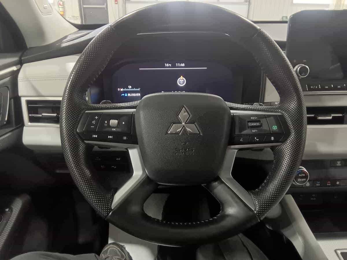 2023 Mitsubishi Outlander PHEV Gt *Awd *Toit Pano *Cuir Blanc *Caméra 360 *Bizone *7 Pass - Image 15