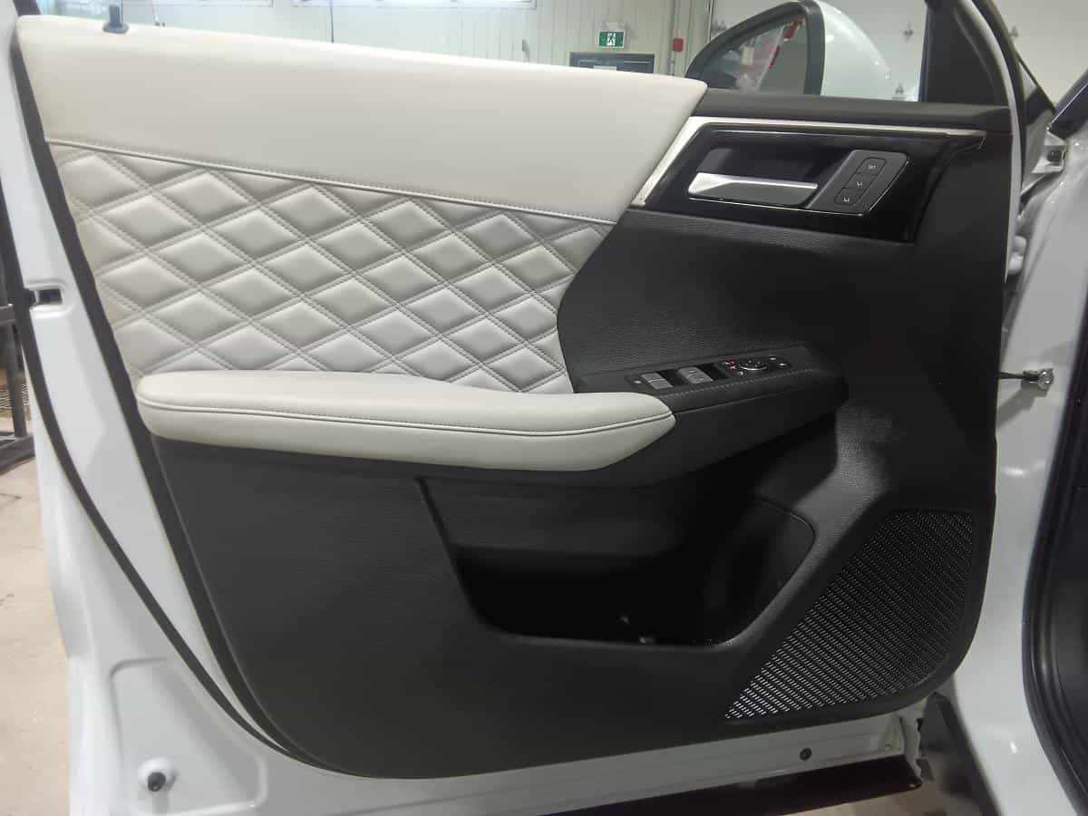 2023 Mitsubishi Outlander PHEV Gt *Awd *Toit Pano *Cuir Blanc *Caméra 360 *Bizone *7 Pass - Image 17