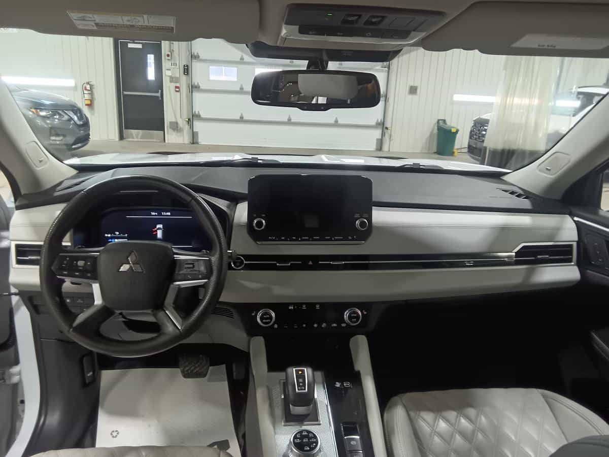 2023 Mitsubishi Outlander PHEV Gt *Awd *Toit Pano *Cuir Blanc *Caméra 360 *Bizone *7 Pass - Image 22