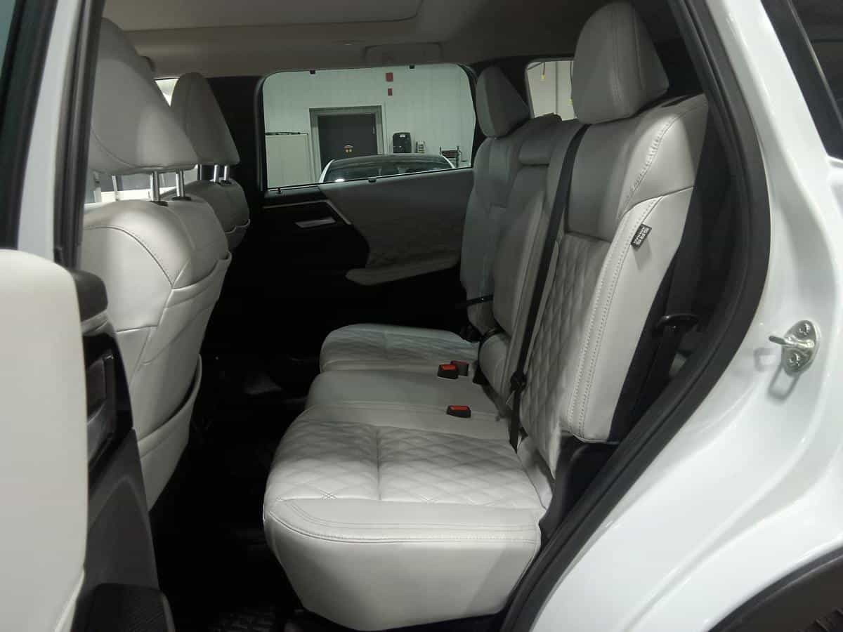 2023 Mitsubishi Outlander PHEV Gt *Awd *Toit Pano *Cuir Blanc *Caméra 360 *Bizone *7 Pass - Image 24