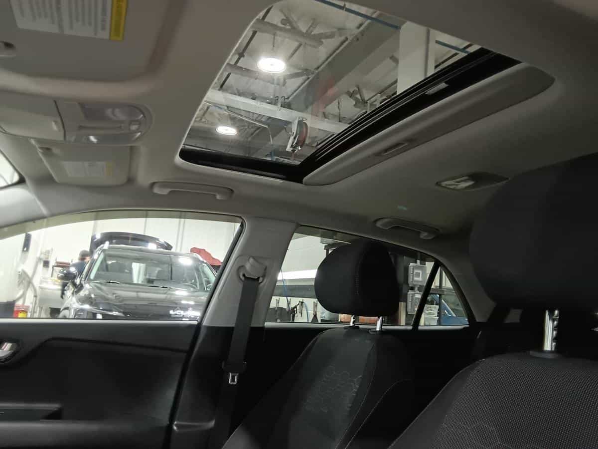 2018 Kia Rio5 Ex* Toit Ouvrant* Volant Chauffant* Sieges Chauffant* - Image 5