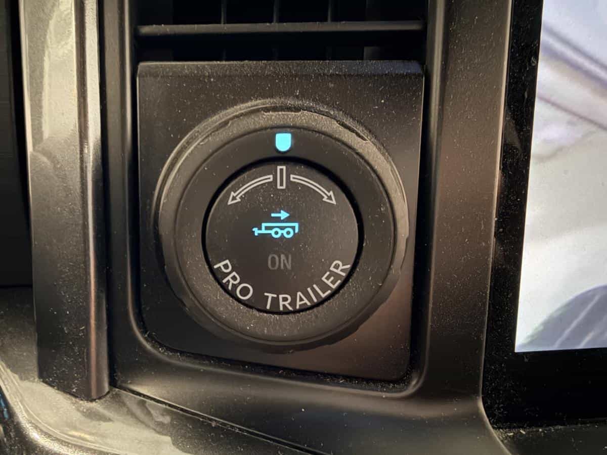 Image 16 Ford F-150 XL cabine SuperCrew 4RM caisse de 5,5 pi 2023