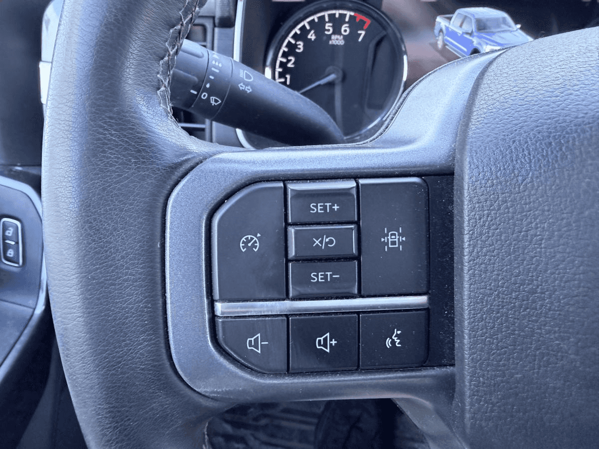 2023 Ford F-150 XL cabine SuperCrew 4RM caisse de 5,5 pi - Image 20