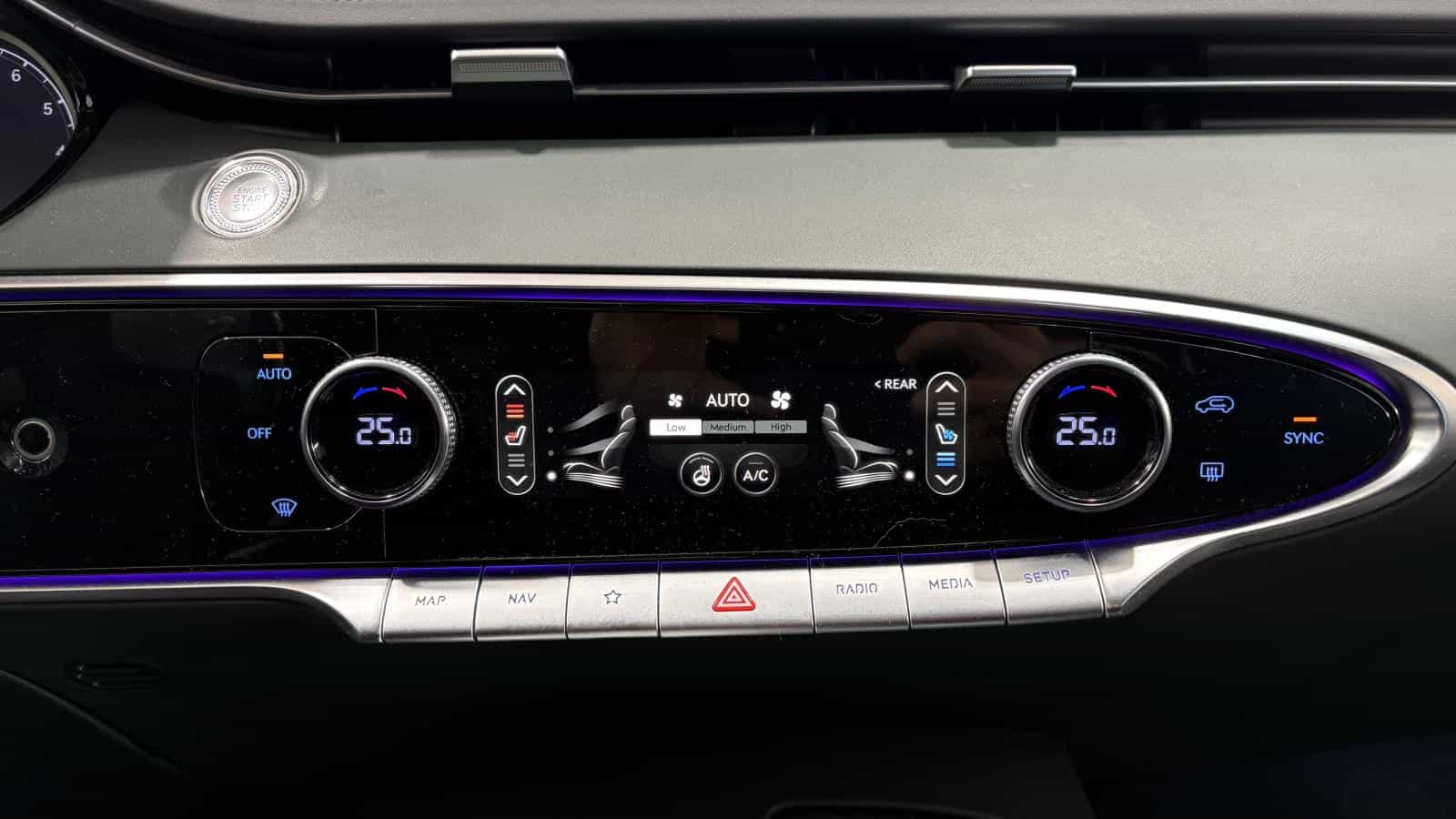 2024 Genesis GV70 2.5 TURBO Advanced Plus *AWD *TOIT PANO *CUIR *GPS *CAMÉRA 360 - Image 32