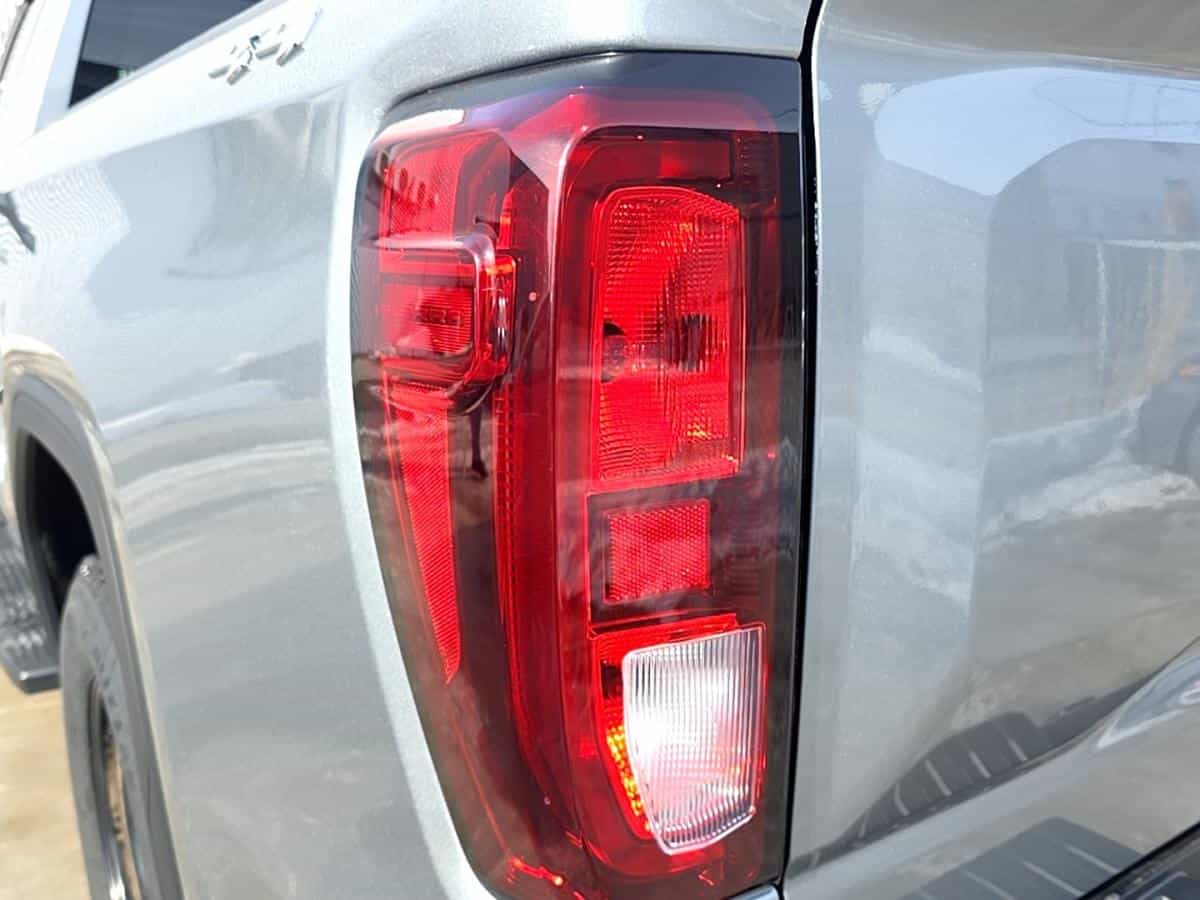 Image 12 GMC Sierra 1500 Elevation 2.7L TURBO *5.10 pi *6 PLACES *BIZONE *GPS 2024