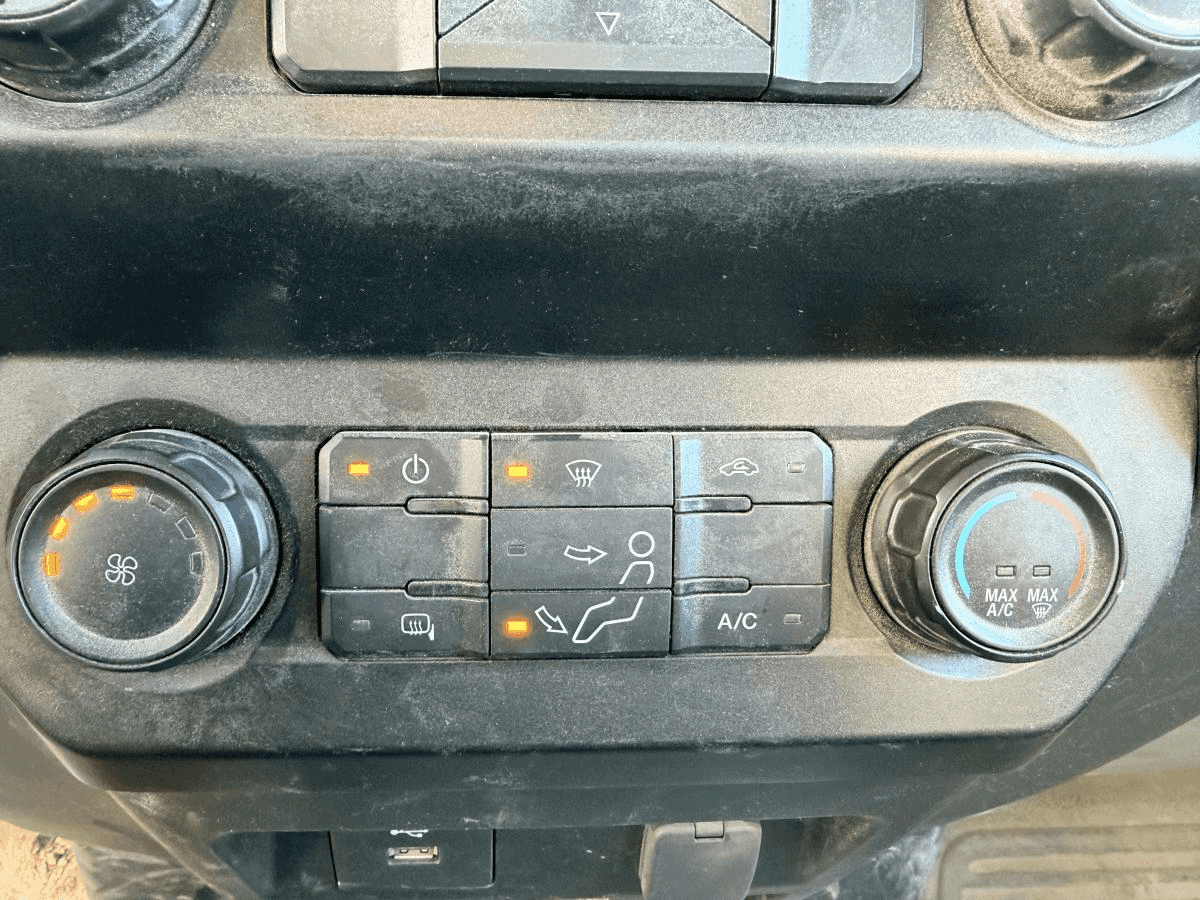 2022 Ford Super Duty F-350 SRW XL cabine 6 places 4RM caisse de 6,75 pi - Image 16
