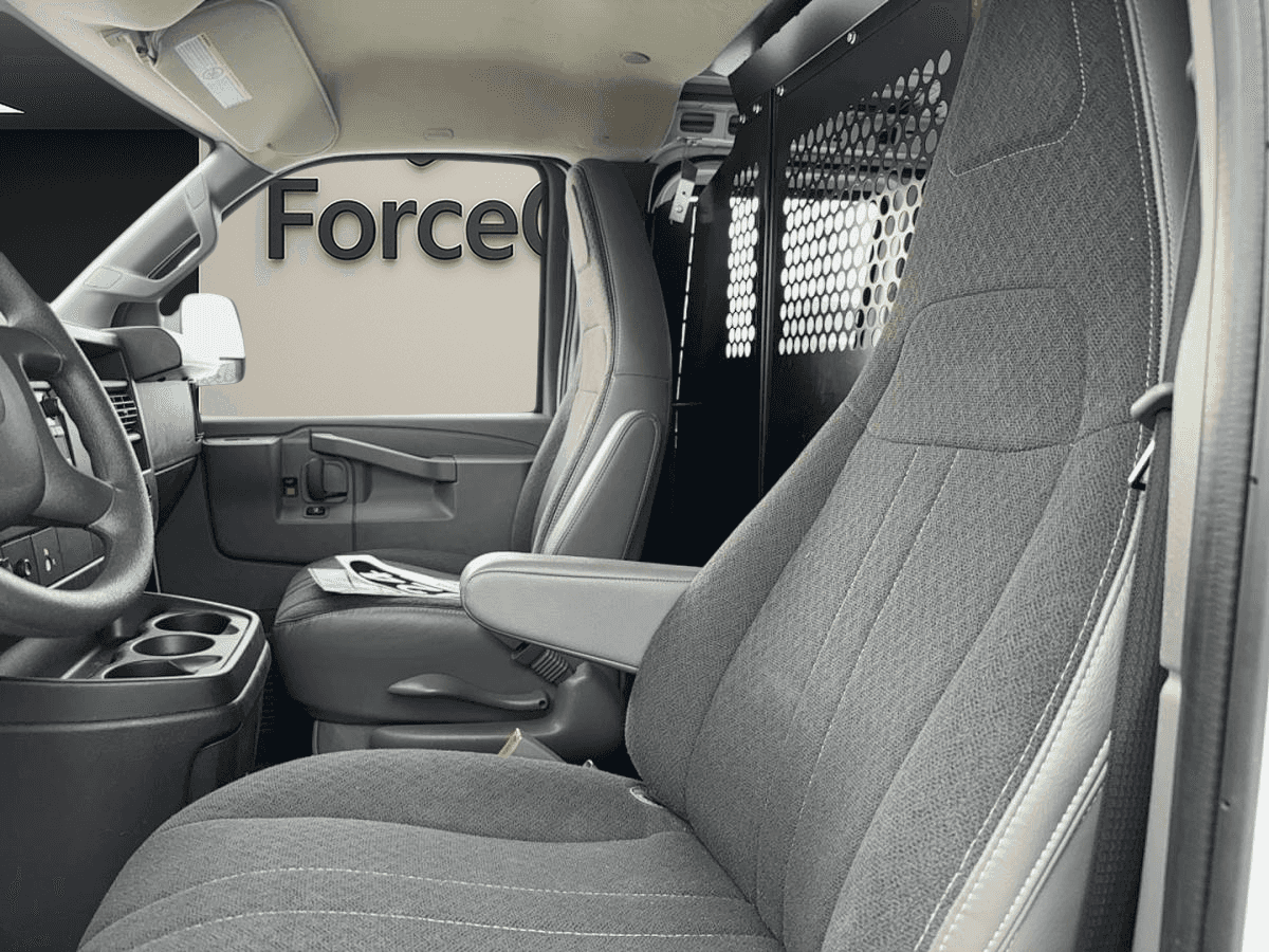 2024 Chevrolet Express Cargo 2500 - Bas Kilometrage - - Image 10