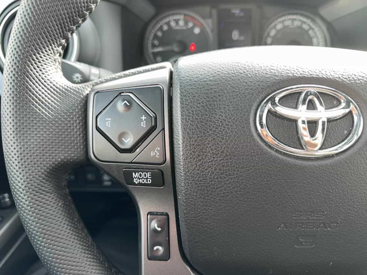 2023 Toyota Tacoma Double Cab* Sieges Chauffant* Camera 360* Cuir* - Image 16