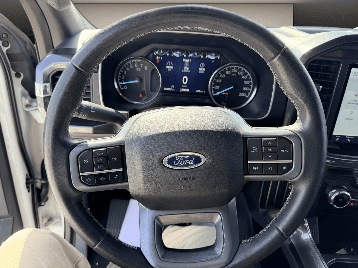 2023 Ford F-150 XLT cabine SuperCrew 4RM caisse de 5,5 pi - Image 19
