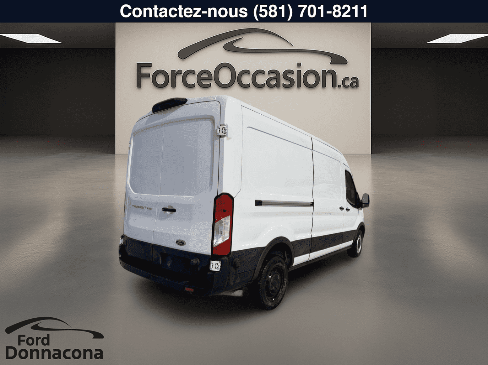 2024 Ford Transit Cargo Van T-250 PA toit moyen 148 po PNBV de 9 070 lb - Image 13
