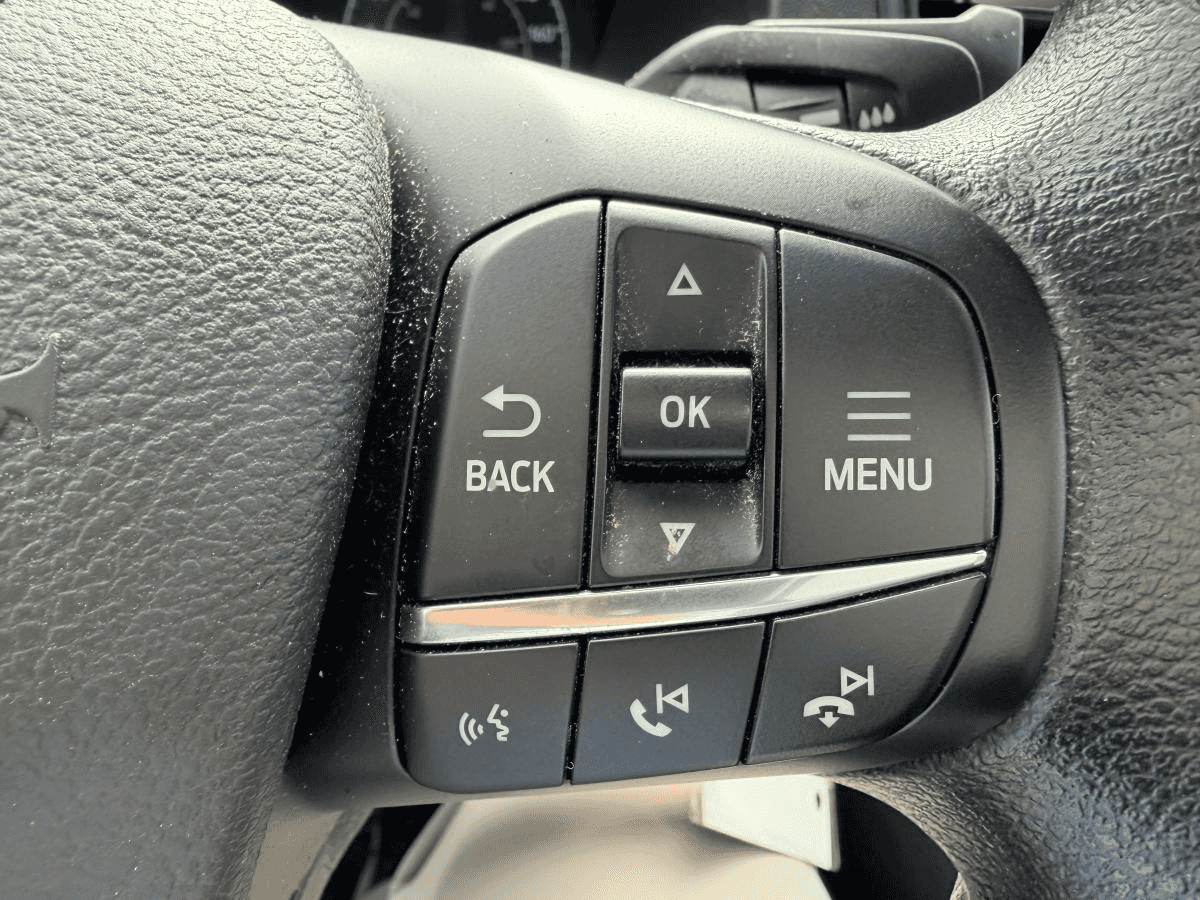 2025 Ford Transit Cargo Van T-250 TI toit bas 130 po PNBV de 9 070 lb - Image 17