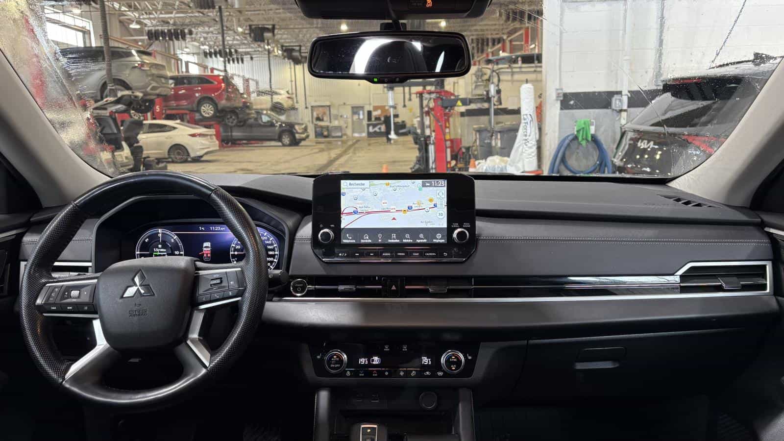 2023 Mitsubishi Outlander PHEV Sel S *Awd *Caméra 360 *Toit Pano *Cuir *Bizone - Image 7