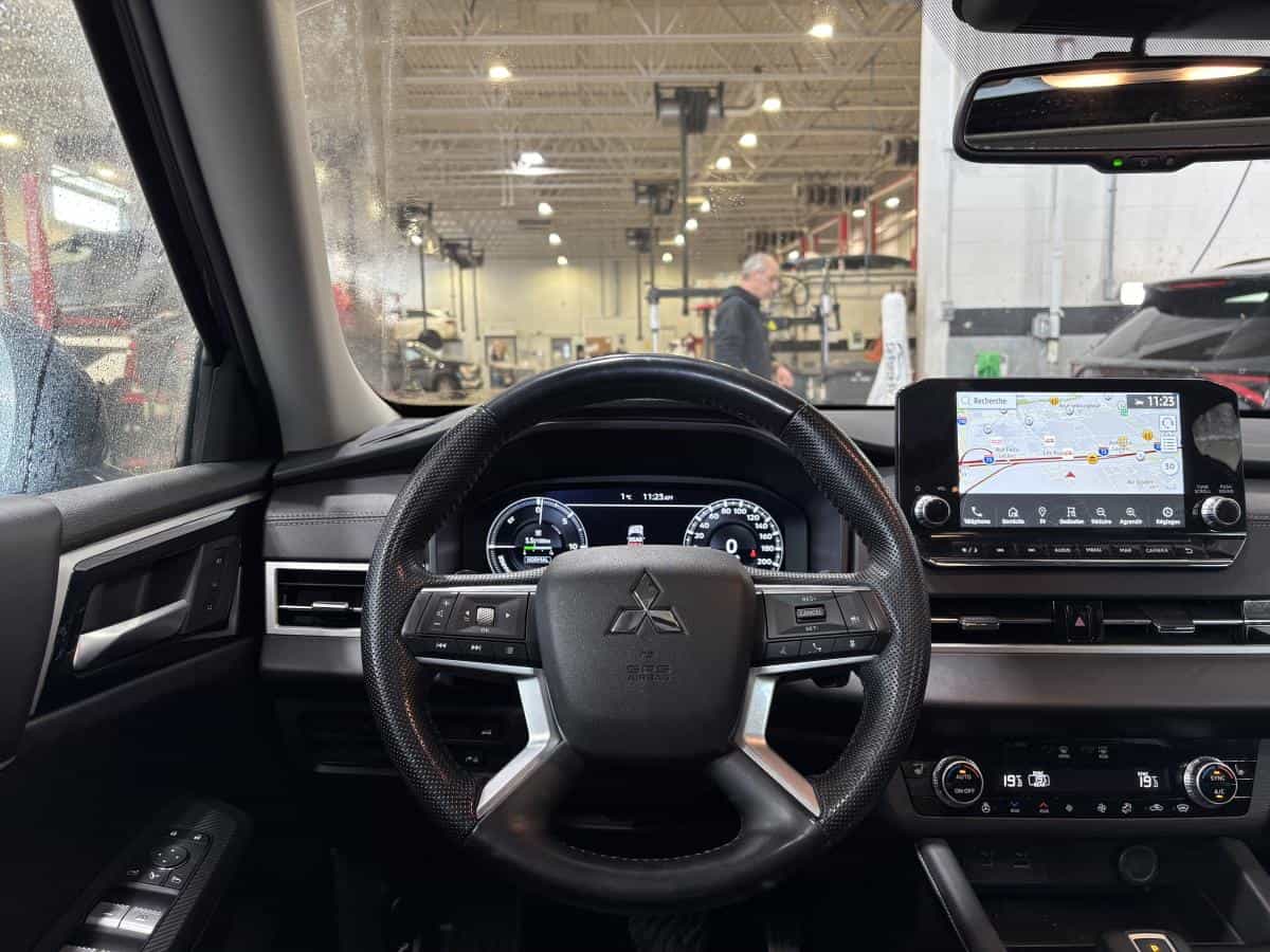 Image 8 Mitsubishi Outlander PHEV Sel S *Awd *Caméra 360 *Toit Pano *Cuir *Bizone 2023