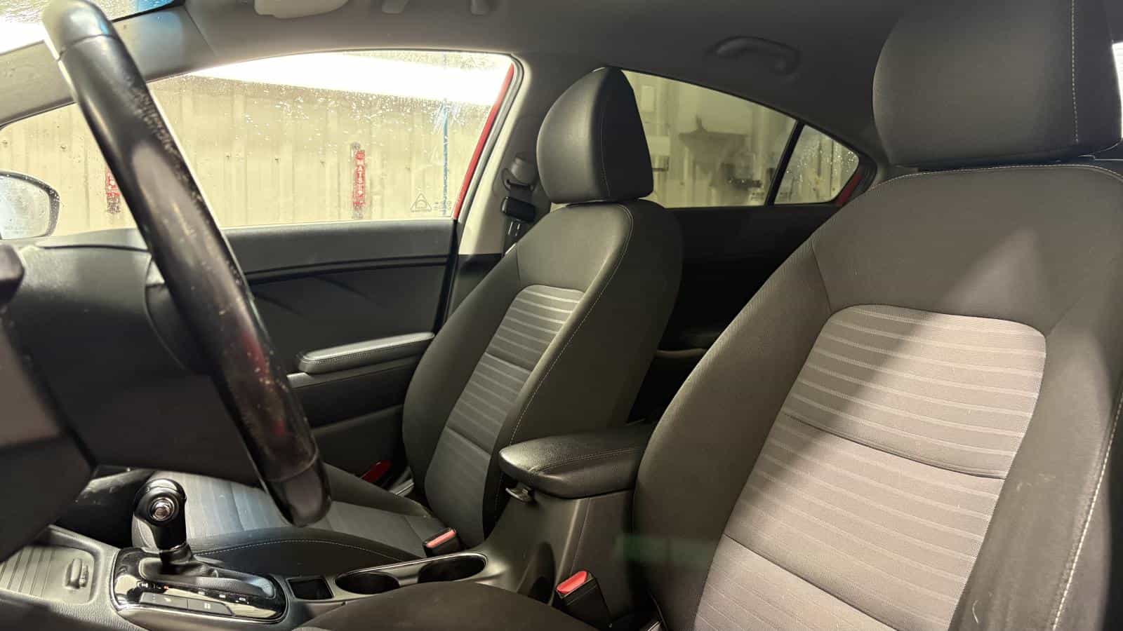 Image 13 Kia Forte Ex *Carplay *Bizone *Caméra *Cruise *Siege Chauffant 2017