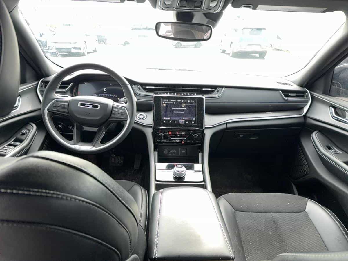 2024 Jeep Grand Cherokee L Altitude* Volant Chauffant* Sieges Chauffant* Toit* - Image 9