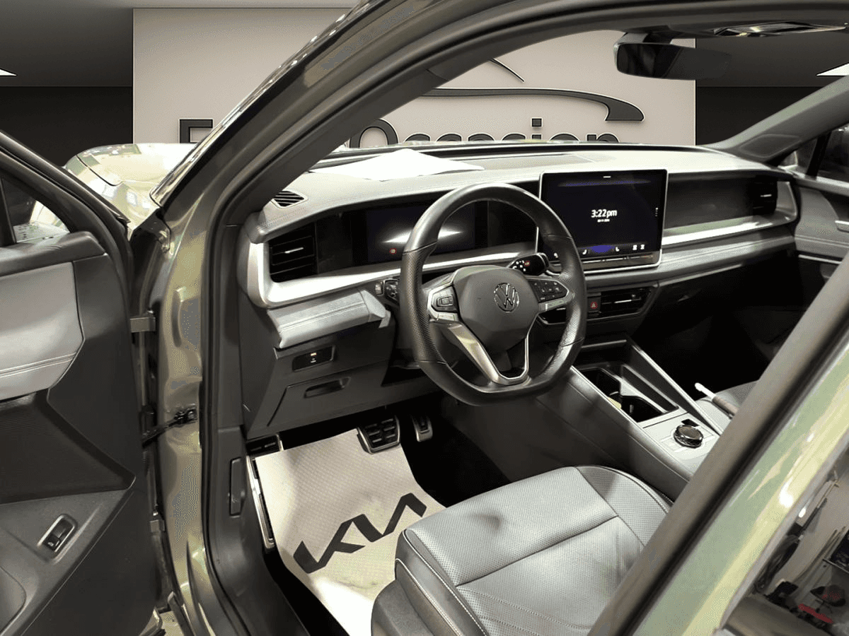 2025 Volkswagen Tiguan Comfortline R-Line Black Edition* Volant Chauffant* Toit Pano* - Image 15