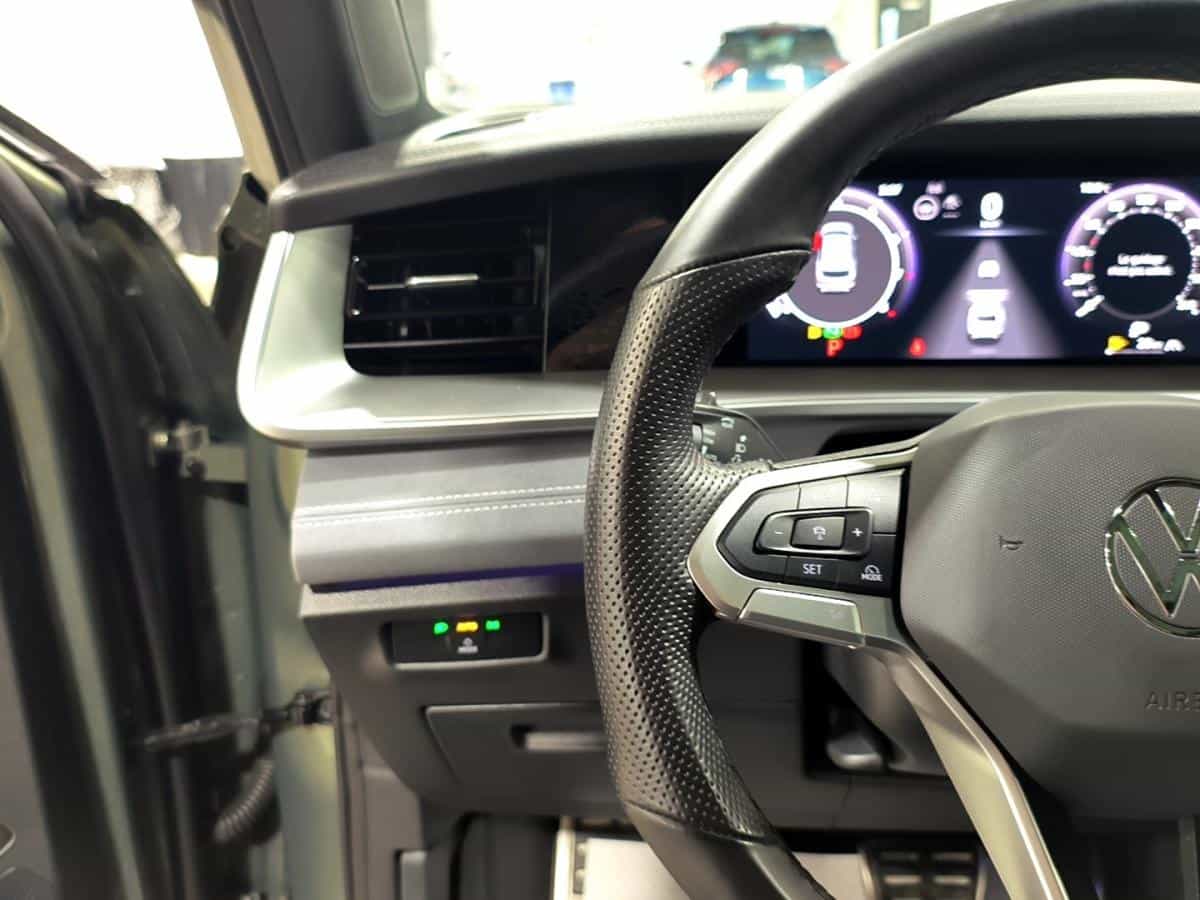 Image 18 Volkswagen Tiguan Comfortline R-Line Black Edition* Volant Chauffant* Toit Pano* 2025