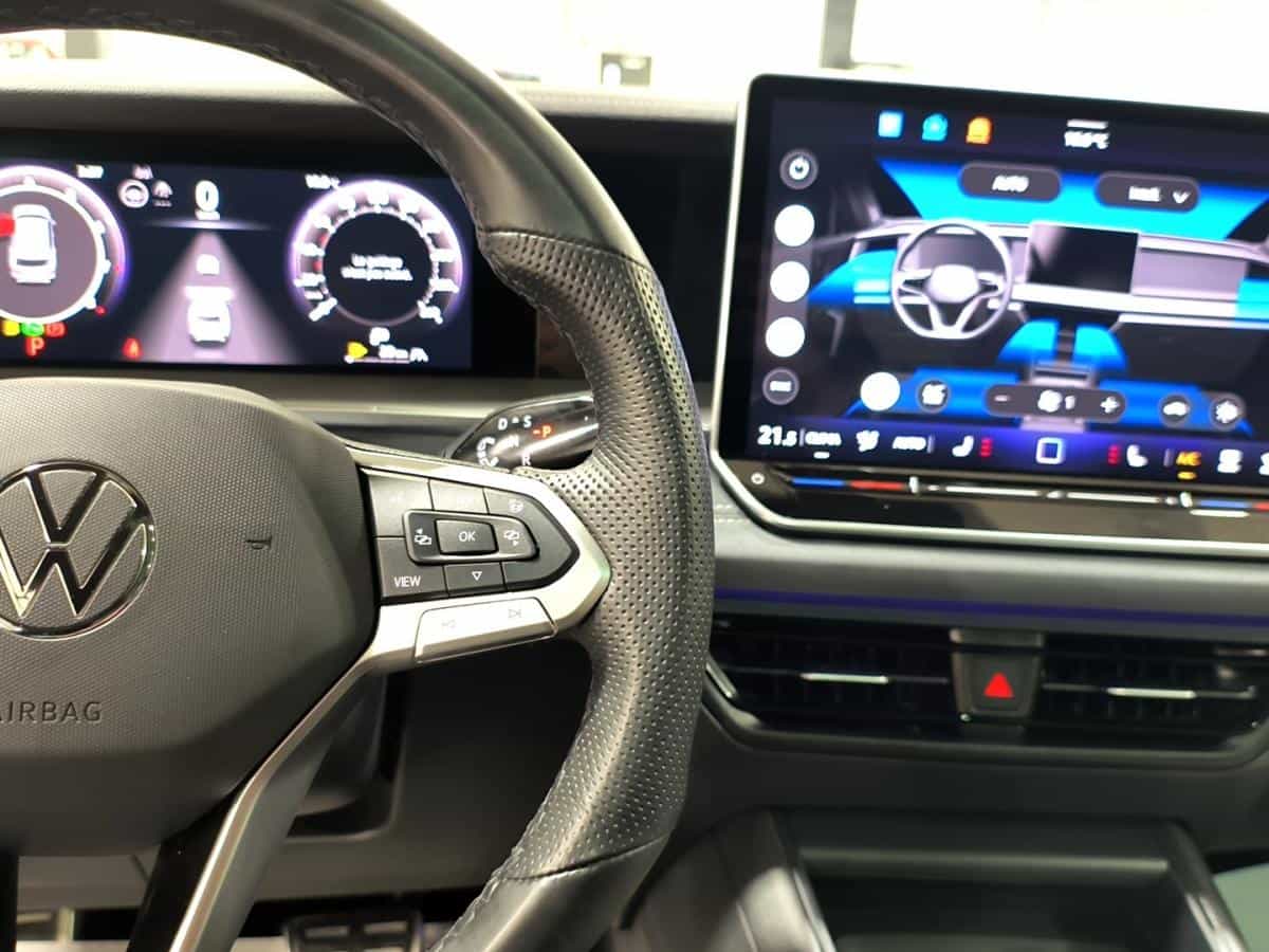 Image 19 Volkswagen Tiguan Comfortline R-Line Black Edition* Volant Chauffant* Toit Pano* 2025