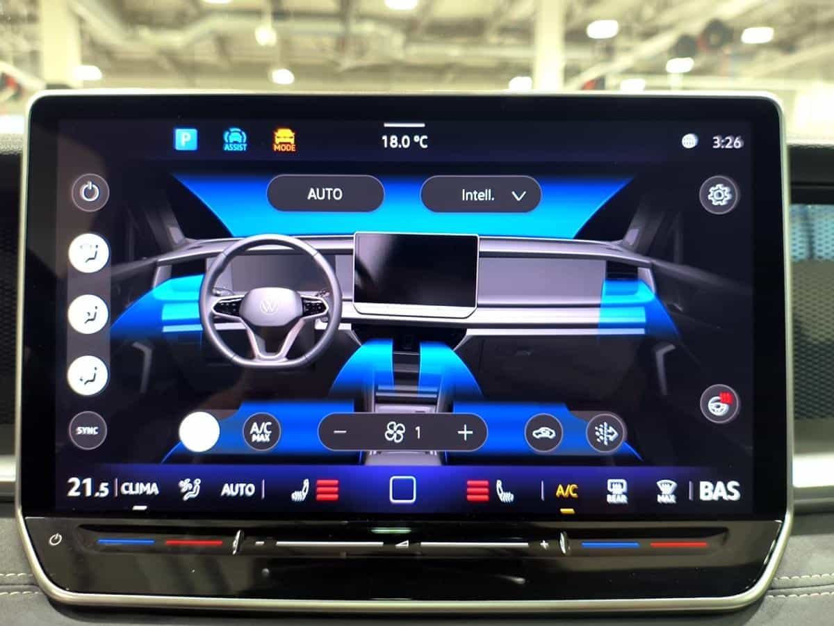 2025 Volkswagen Tiguan Comfortline R-Line Black Edition* Volant Chauffant* Toit Pano* - Image 31