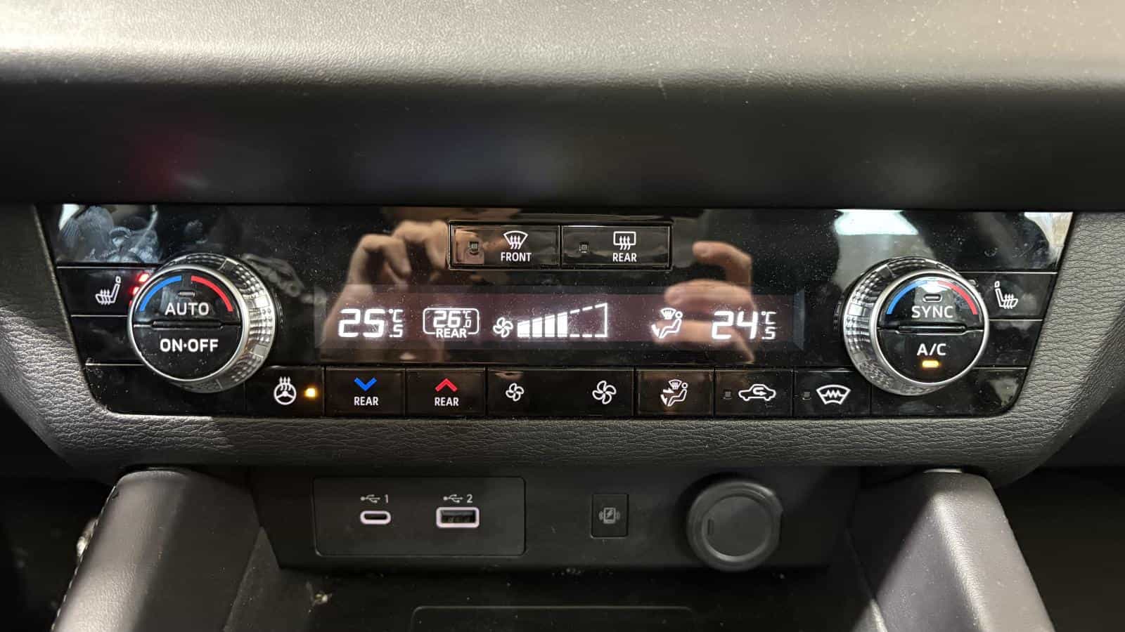 Image 20 Mitsubishi Outlander PHEV Le *Awd *Toit Pano *Cuir *Bizone *Gps *Carplay *Caméra 360 2024